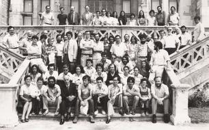 *Problemas actuales en física de sólidos: homenaje al Prof. Nicolás Cabrera*. Curso en la Universidad Menéndez Pelayo, Santander, España, 1982